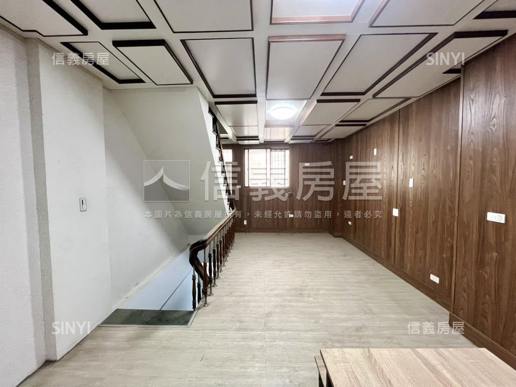 ７－ＥＬＥＶＥＮ黃金角窗房屋室內格局與周邊環境