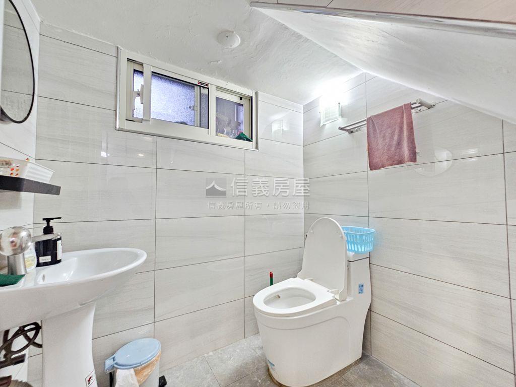 忠貞市場超值美透天房屋室內格局與周邊環境