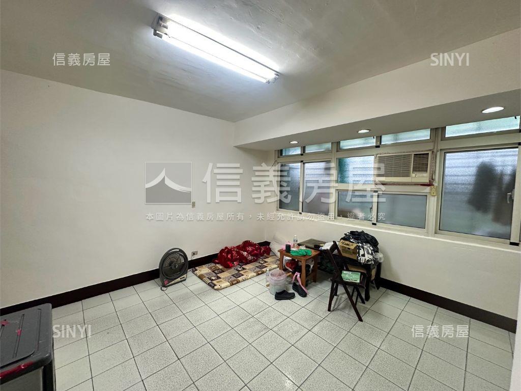 近捷運小資公寓三樓房屋室內格局與周邊環境