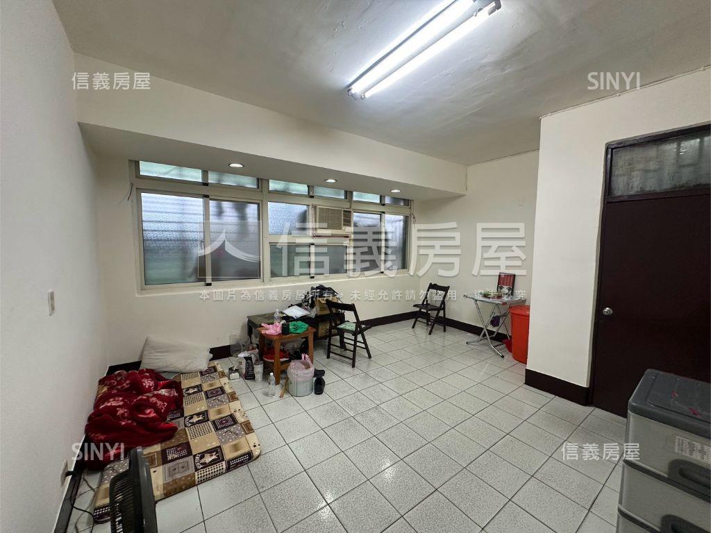 近捷運小資公寓三樓房屋室內格局與周邊環境