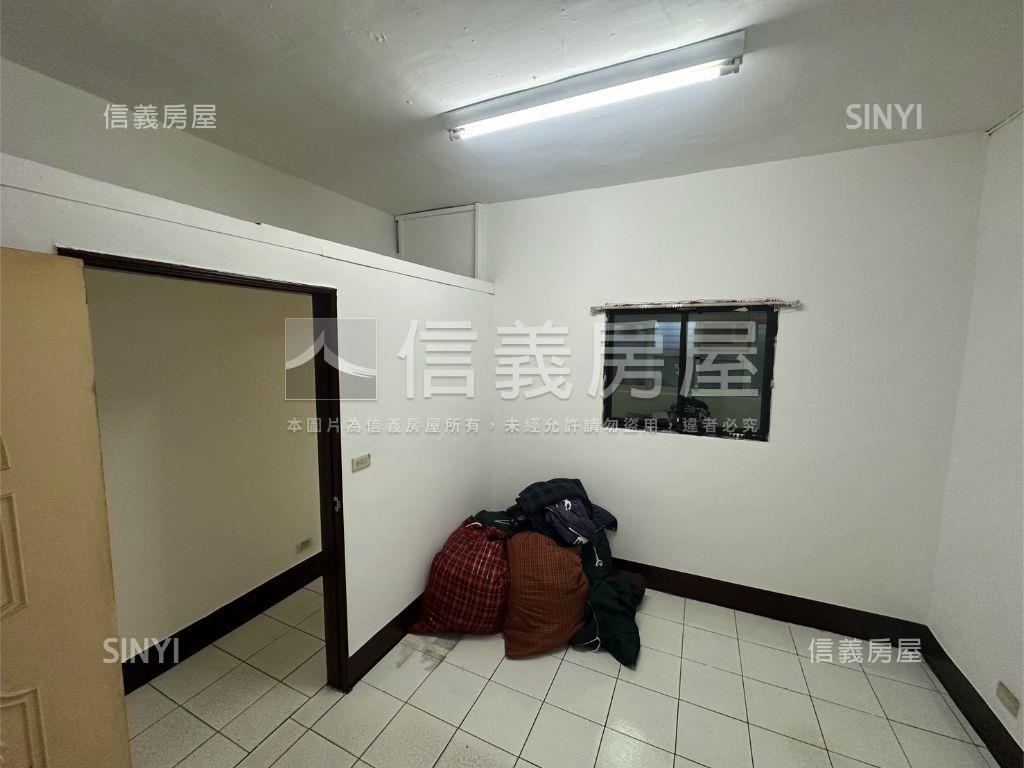近捷運小資公寓三樓房屋室內格局與周邊環境