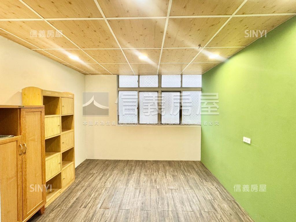 市府旁．邊間採光房屋室內格局與周邊環境