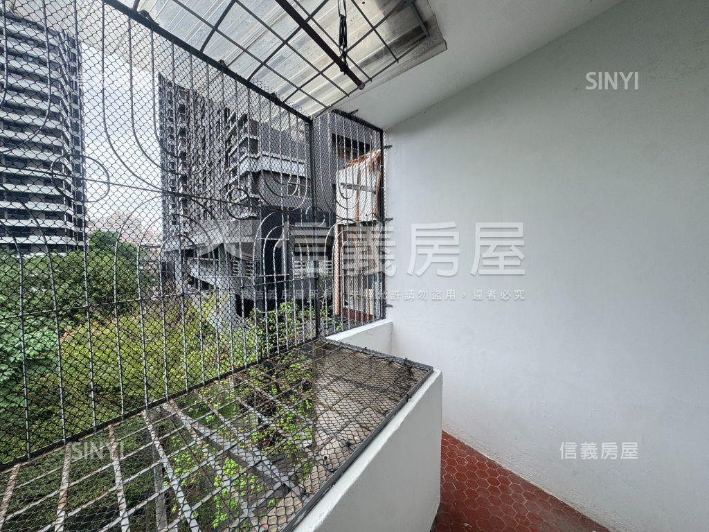 市府旁．邊間採光房屋室內格局與周邊環境