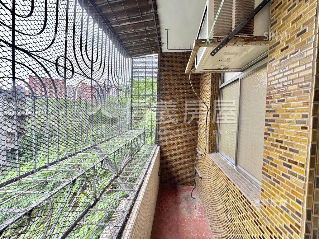 市府旁．邊間採光房屋室內格局與周邊環境