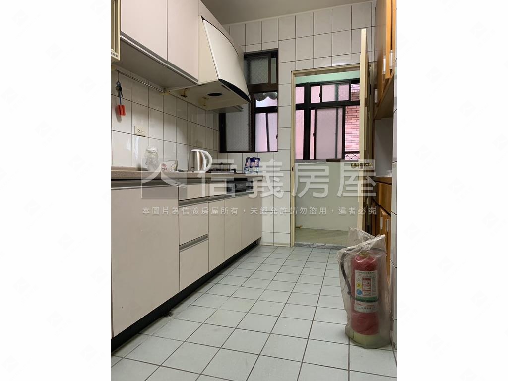 【專任】天母六段黃金３樓房屋室內格局與周邊環境