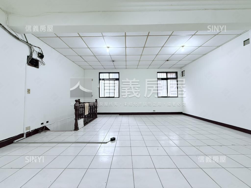 學校大空間邊間一樓房屋室內格局與周邊環境