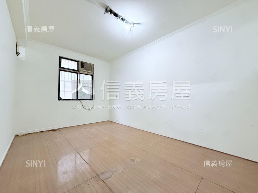 學校大空間邊間一樓房屋室內格局與周邊環境