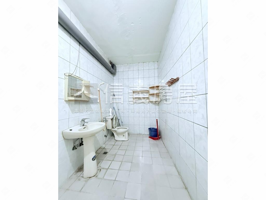 學校大空間邊間一樓房屋室內格局與周邊環境