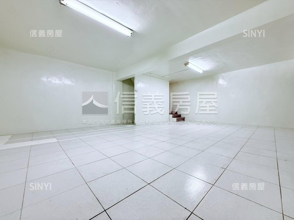 學校大空間邊間一樓房屋室內格局與周邊環境