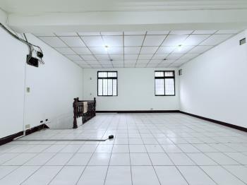 邊間一樓自住工作室