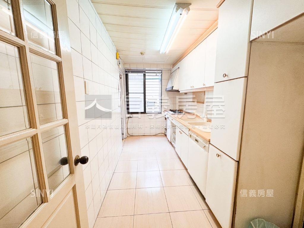 正言路哈佛稀有大五房平車房屋室內格局與周邊環境