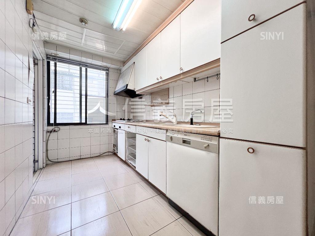 正言路哈佛稀有大五房平車房屋室內格局與周邊環境