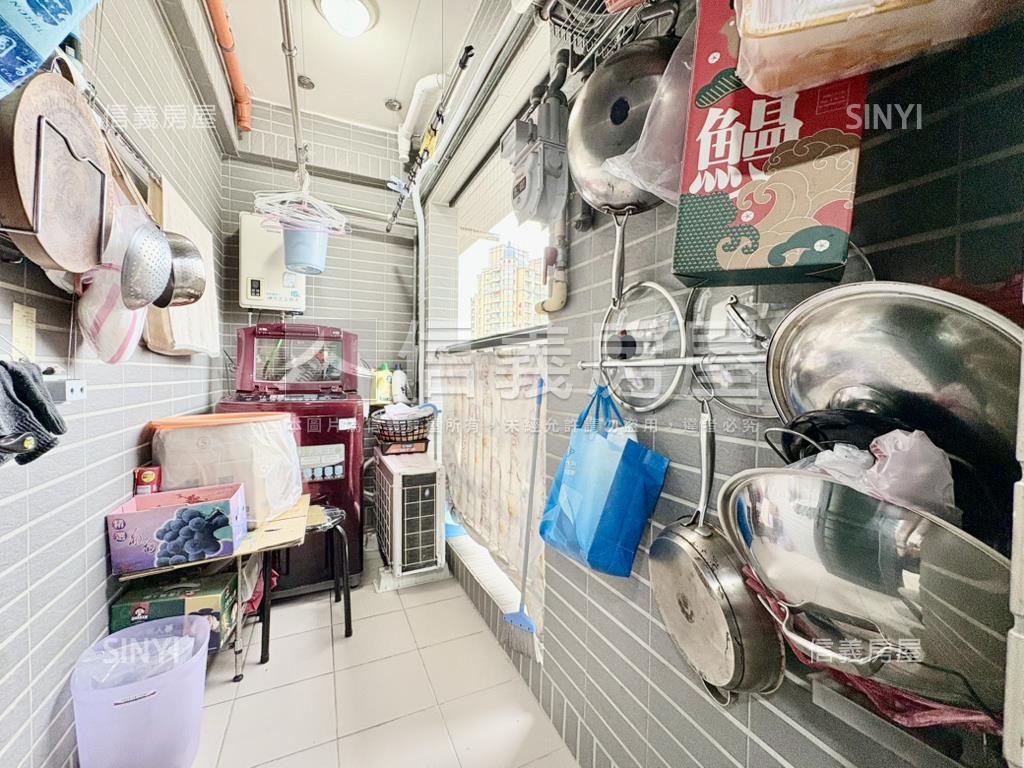 商業區☆高ＣＰ值３房美屋房屋室內格局與周邊環境