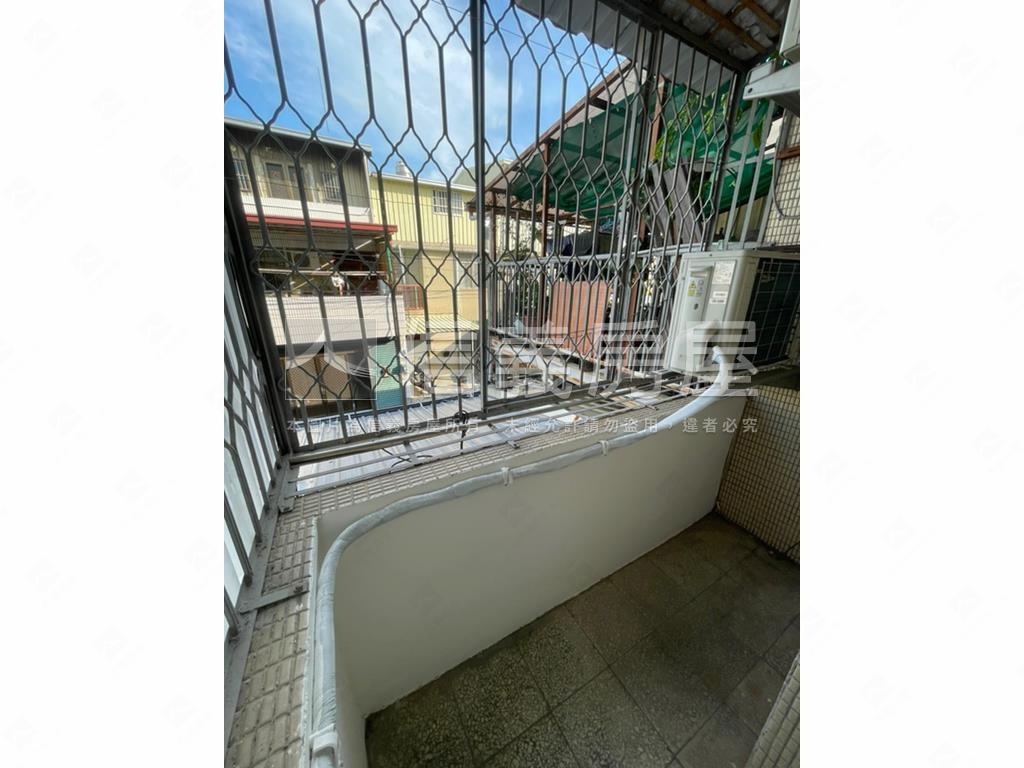 鄰台７４稀有美透天房屋室內格局與周邊環境