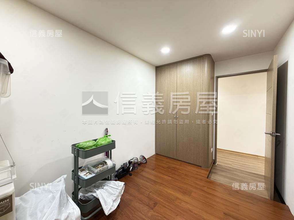 捷運低總裝潢優質黃金三樓房屋室內格局與周邊環境