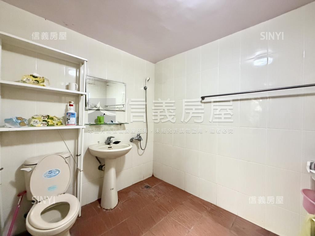 文化中心雙拼透天庭院宅房屋室內格局與周邊環境
