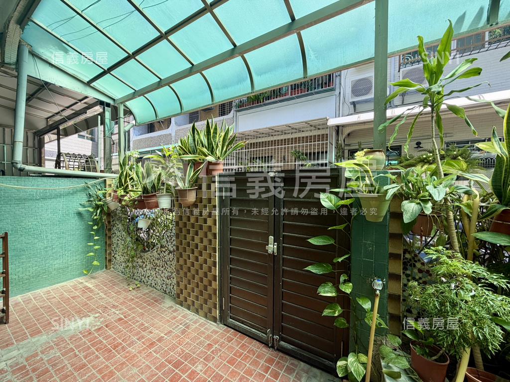 文化中心雙拼透天庭院宅房屋室內格局與周邊環境