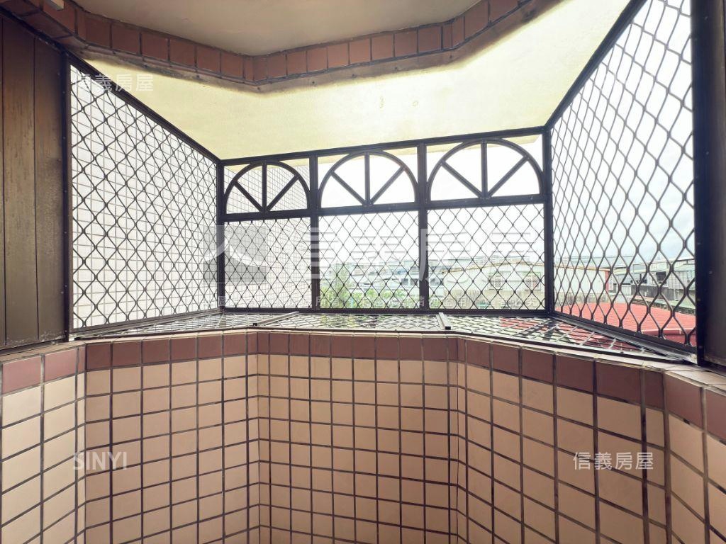 富貴小城３房華廈房屋室內格局與周邊環境