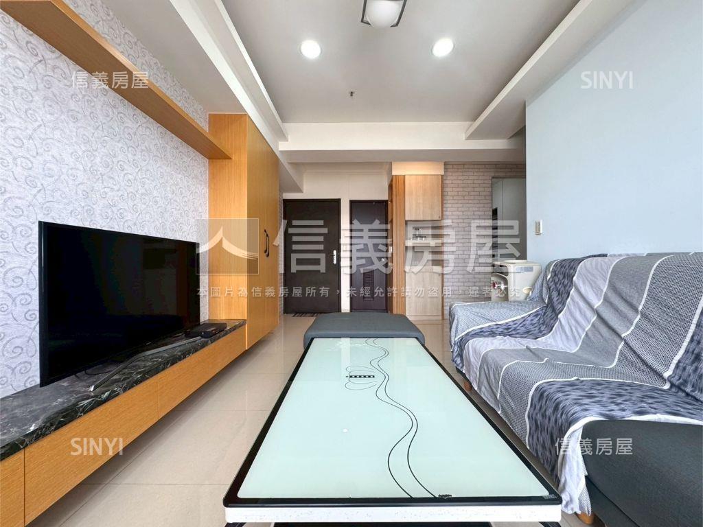 楠梓車站八年屋三房平車房屋室內格局與周邊環境