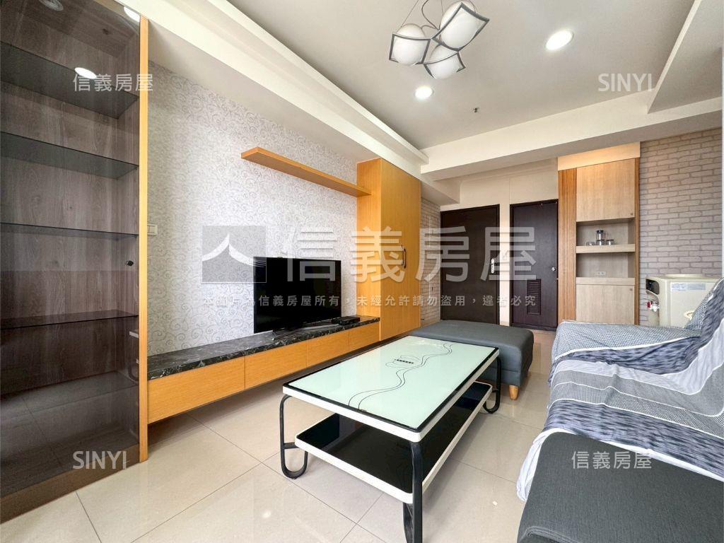 楠梓車站八年屋三房平車房屋室內格局與周邊環境