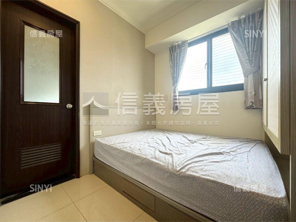 楠梓車站八年屋三房平車房屋室內格局與周邊環境