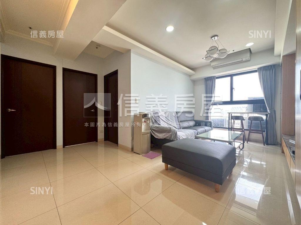 楠梓車站八年屋三房平車房屋室內格局與周邊環境