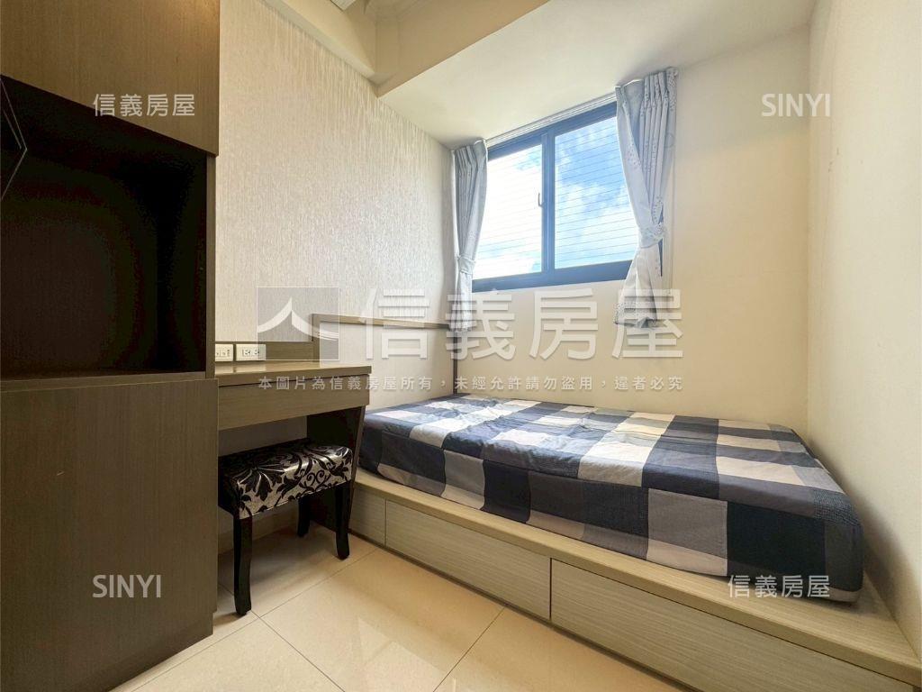 楠梓車站八年屋三房平車房屋室內格局與周邊環境