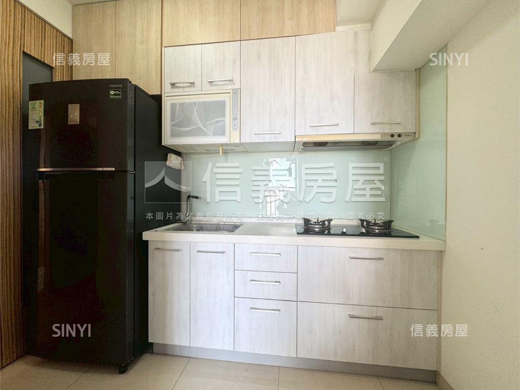 楠梓車站八年屋三房平車房屋室內格局與周邊環境