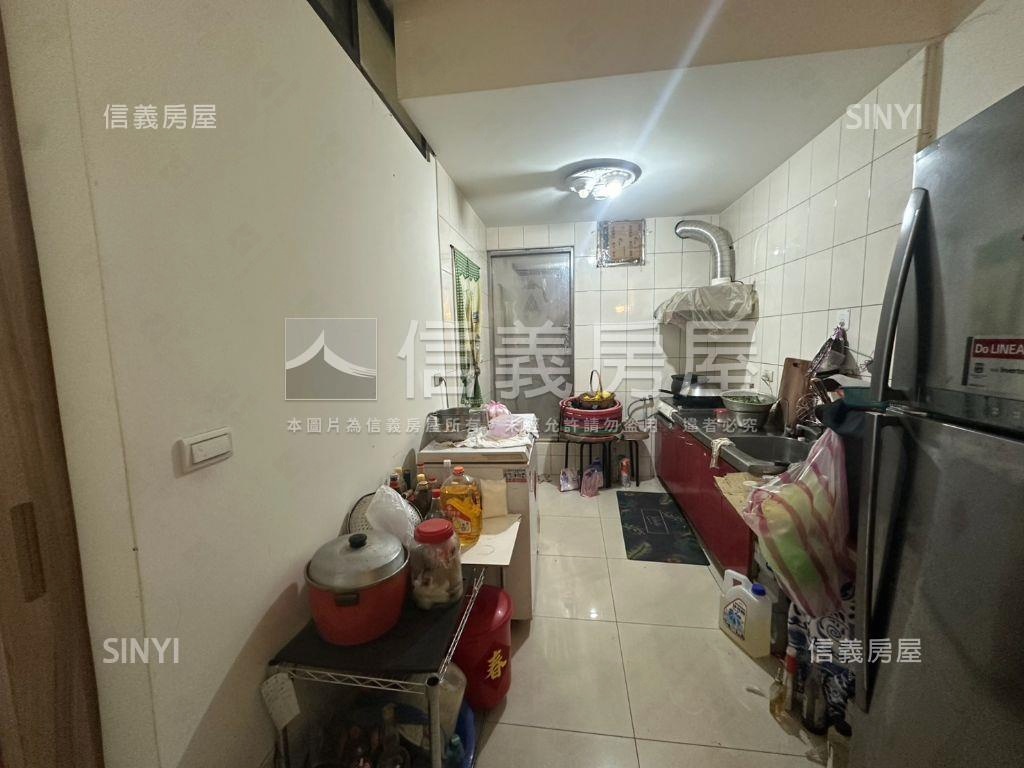 近捷運稀有黃金一樓房屋室內格局與周邊環境