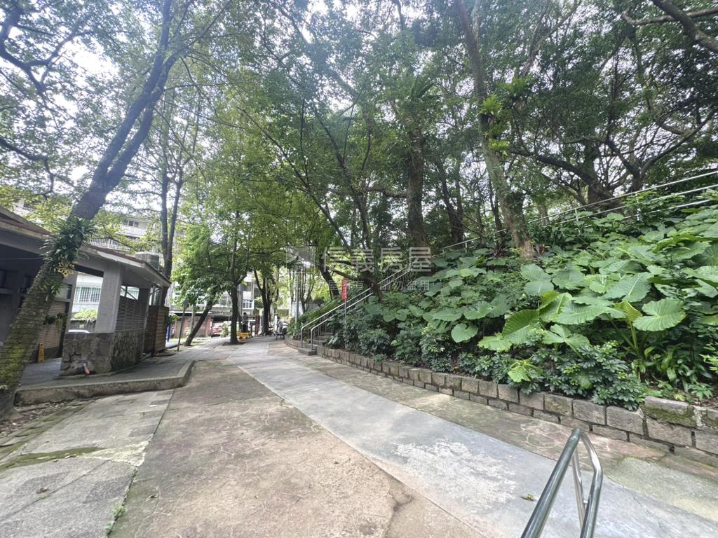 德正街方正美一樓房屋室內格局與周邊環境