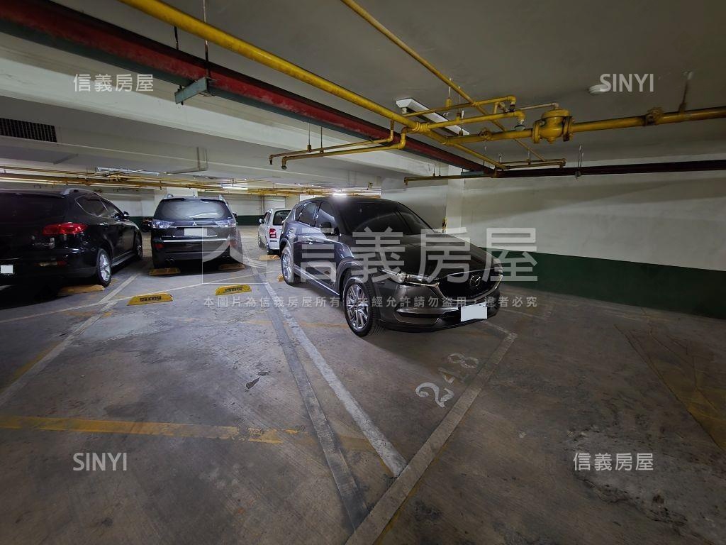 便宜獨立權狀坡平車位３房屋室內格局與周邊環境