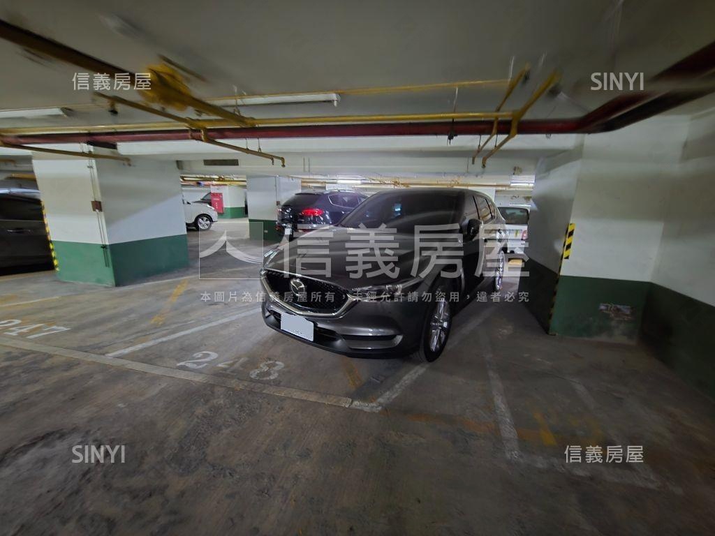 便宜獨立權狀坡平車位３房屋室內格局與周邊環境