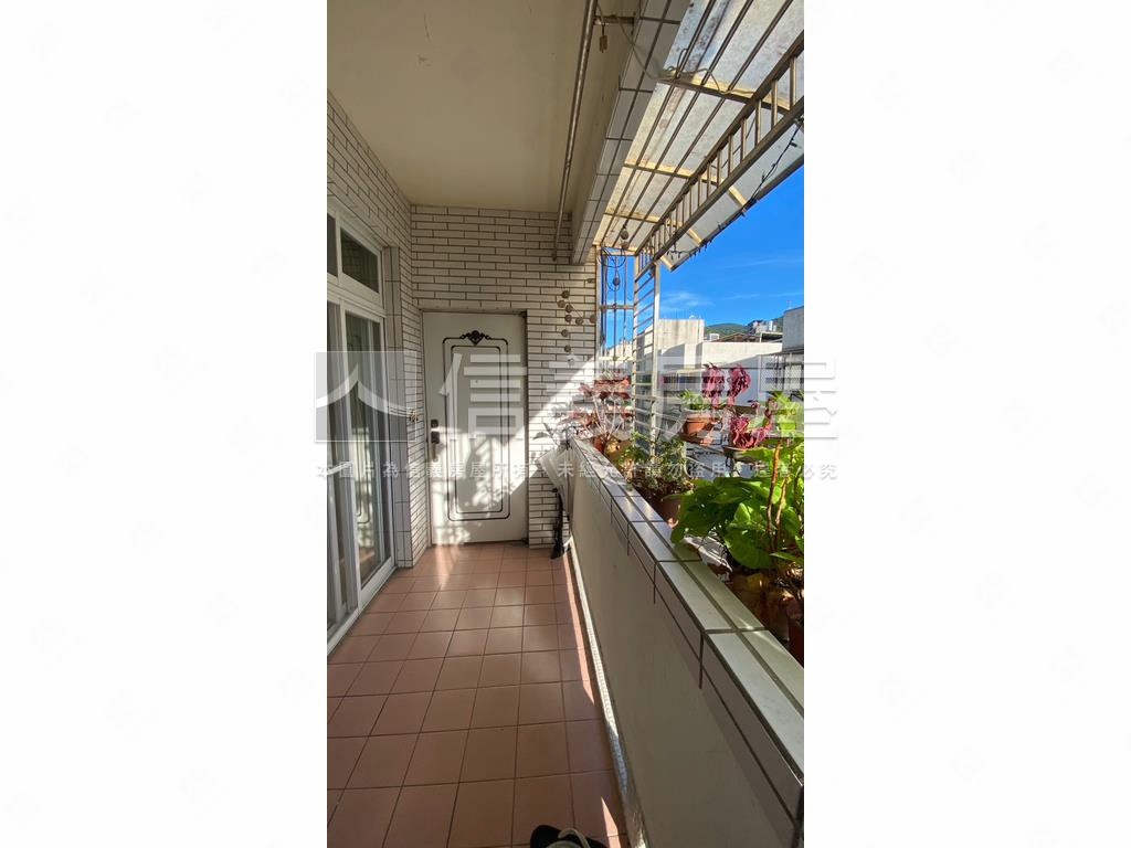 內湖捷運明亮裝潢美寓房屋室內格局與周邊環境