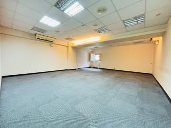 東區捷運旁大辦公可掛招牌