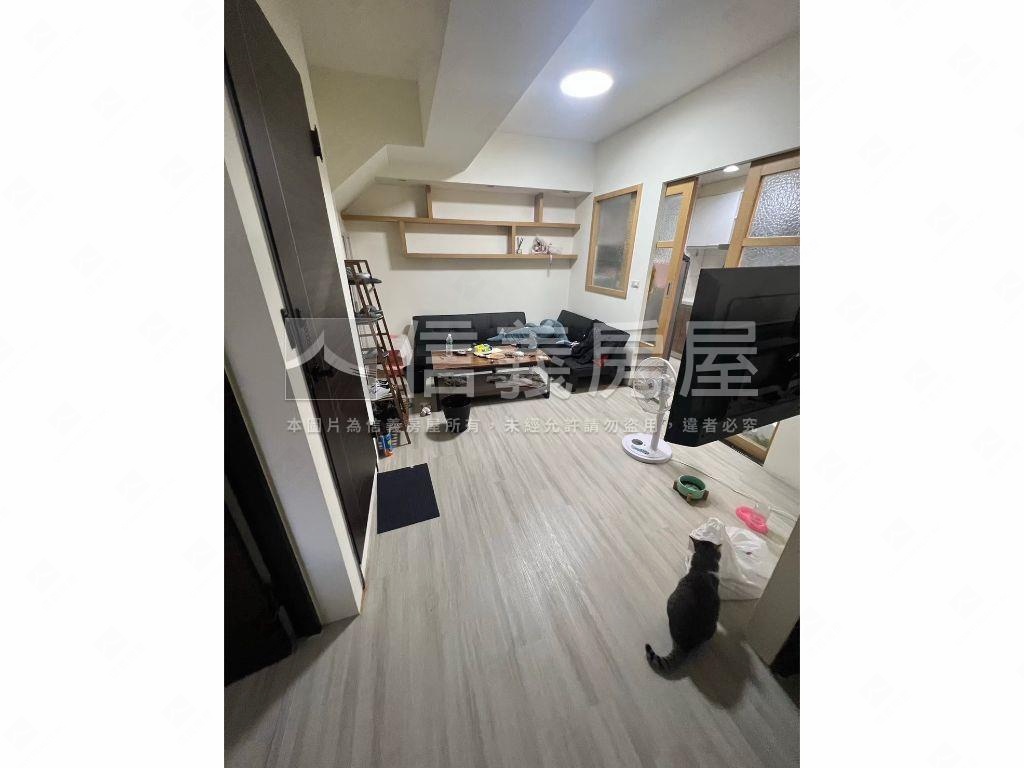 高投報率電梯三層收租房屋室內格局與周邊環境