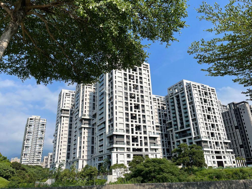 蒙德里安精裝兩房兩衛房屋室內格局與周邊環境