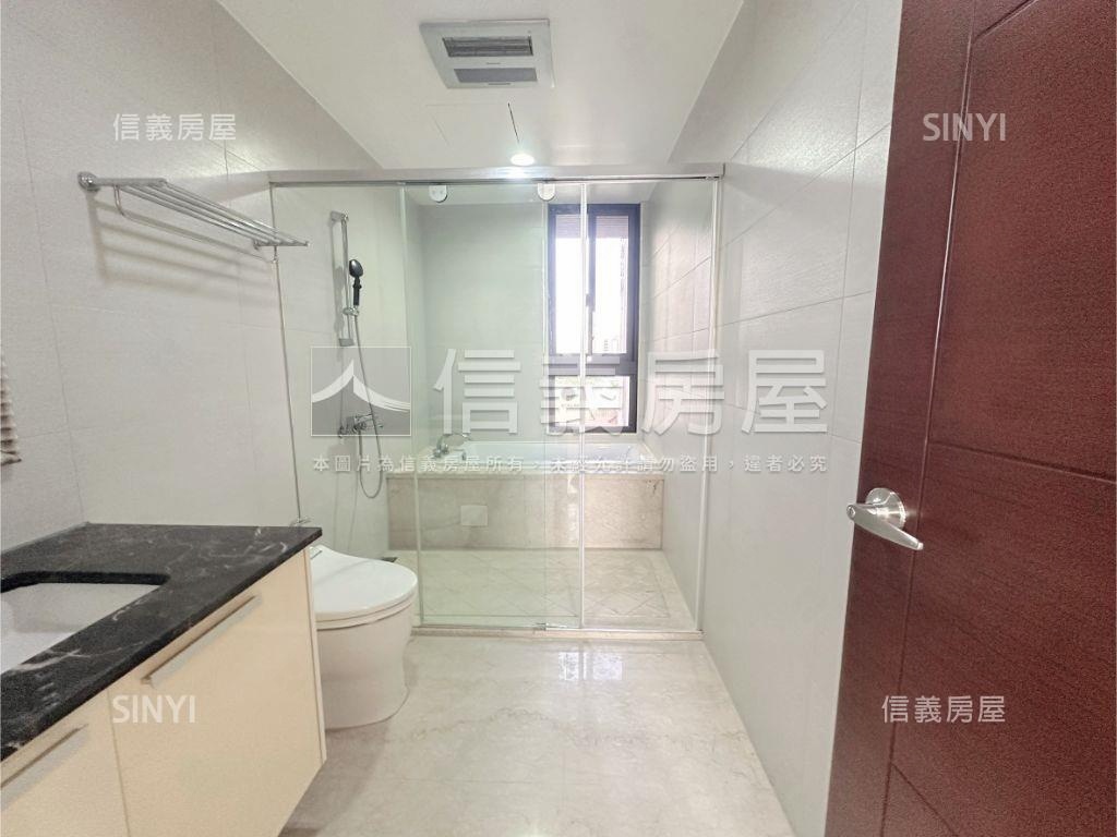 成功興隆御苑三房河岸視野房屋室內格局與周邊環境