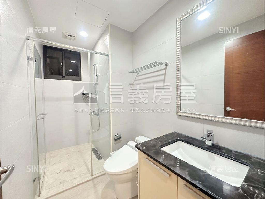 成功興隆御苑三房河岸視野房屋室內格局與周邊環境