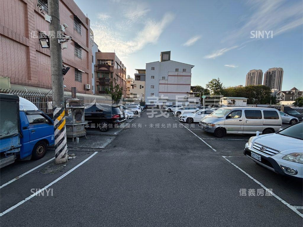 東區臨路建地房屋室內格局與周邊環境