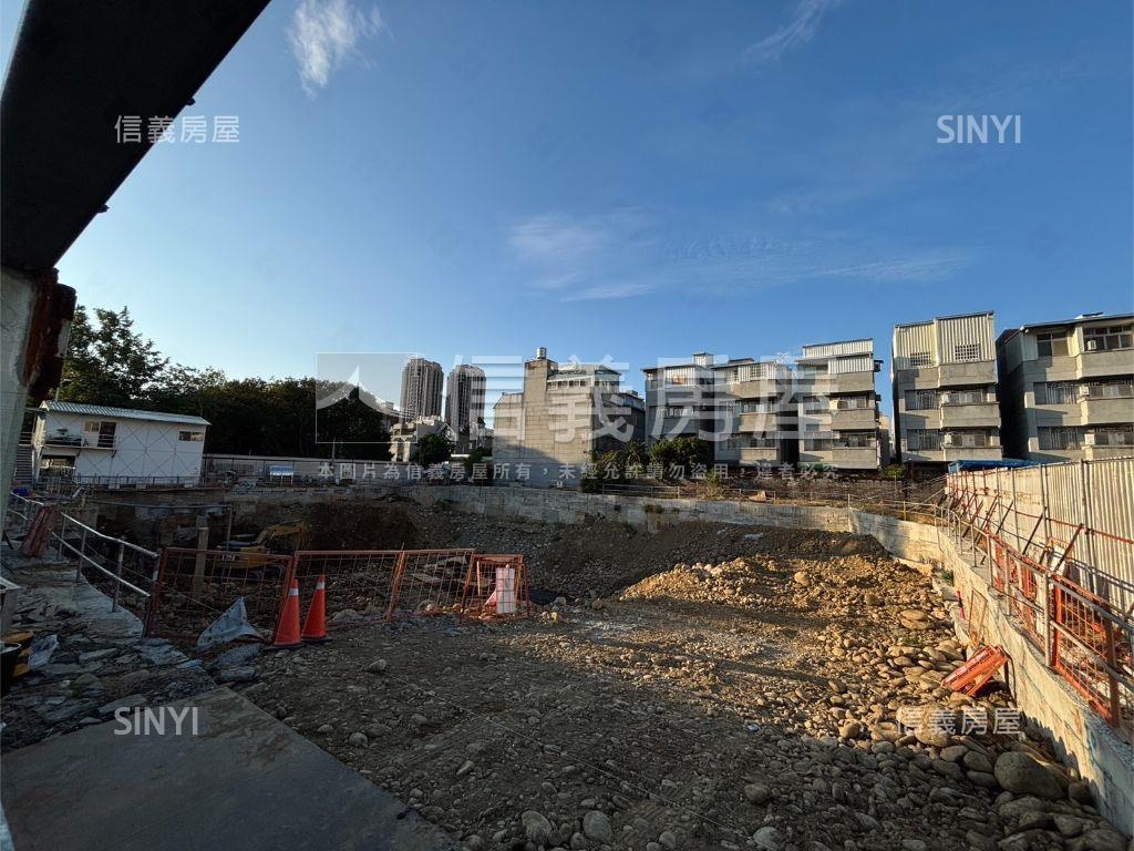 東區臨路建地房屋室內格局與周邊環境