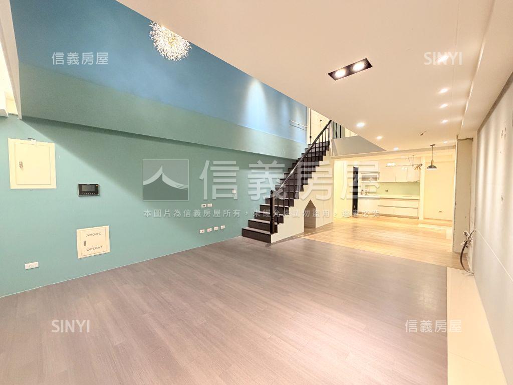 翠峰藝文街挑高店面房屋室內格局與周邊環境