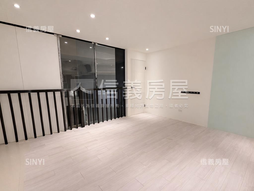 翠峰藝文街挑高店面房屋室內格局與周邊環境