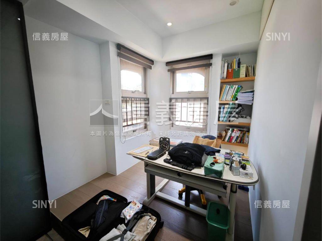大直風華三房車位房屋室內格局與周邊環境
