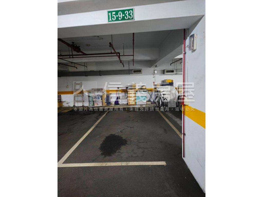 大直風華三房車位房屋室內格局與周邊環境