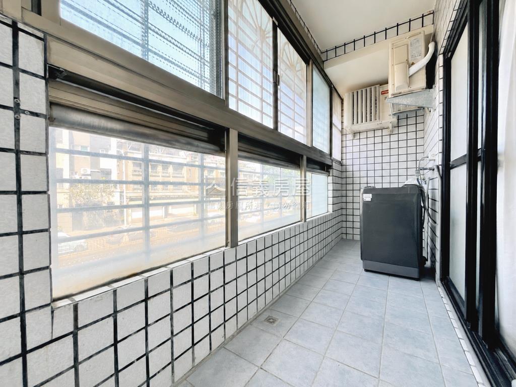 近１１期精裝３房無障礙房屋室內格局與周邊環境