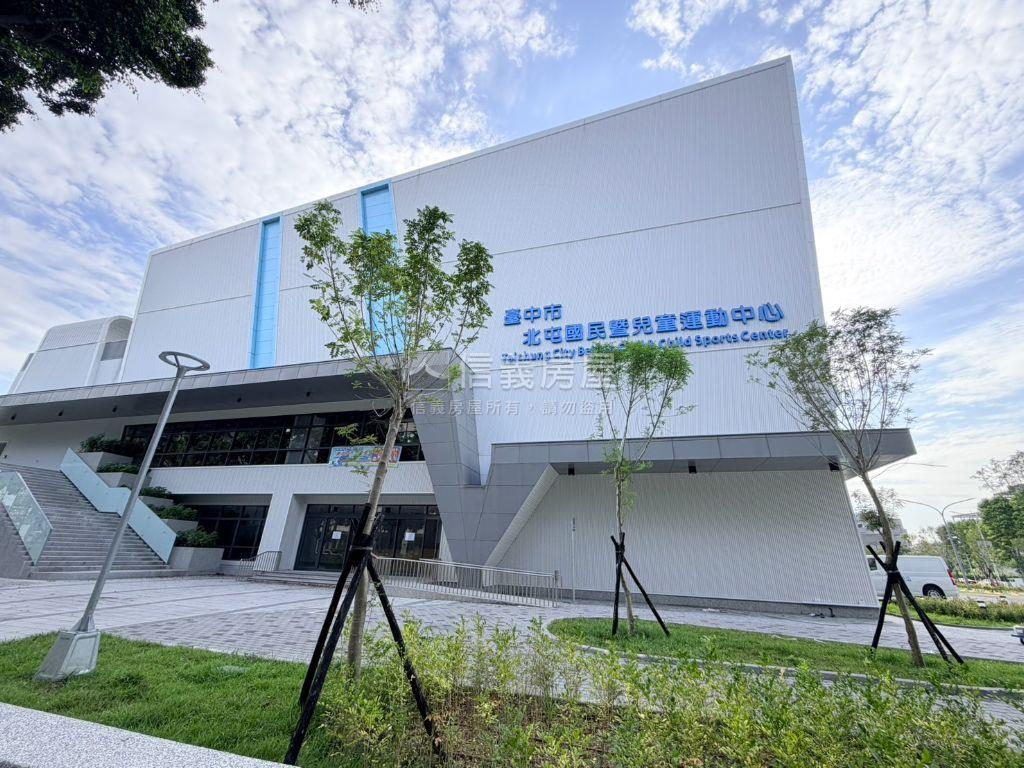 近１１期精裝３房無障礙房屋室內格局與周邊環境