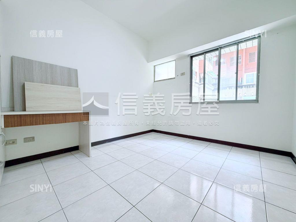 新案！中港世紀紅三房車位房屋室內格局與周邊環境
