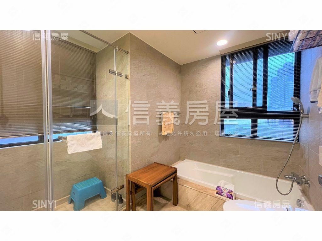 國泰精緻四房雙車位房屋室內格局與周邊環境