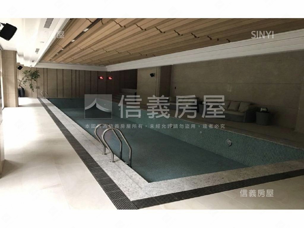 國泰精緻四房雙車位房屋室內格局與周邊環境