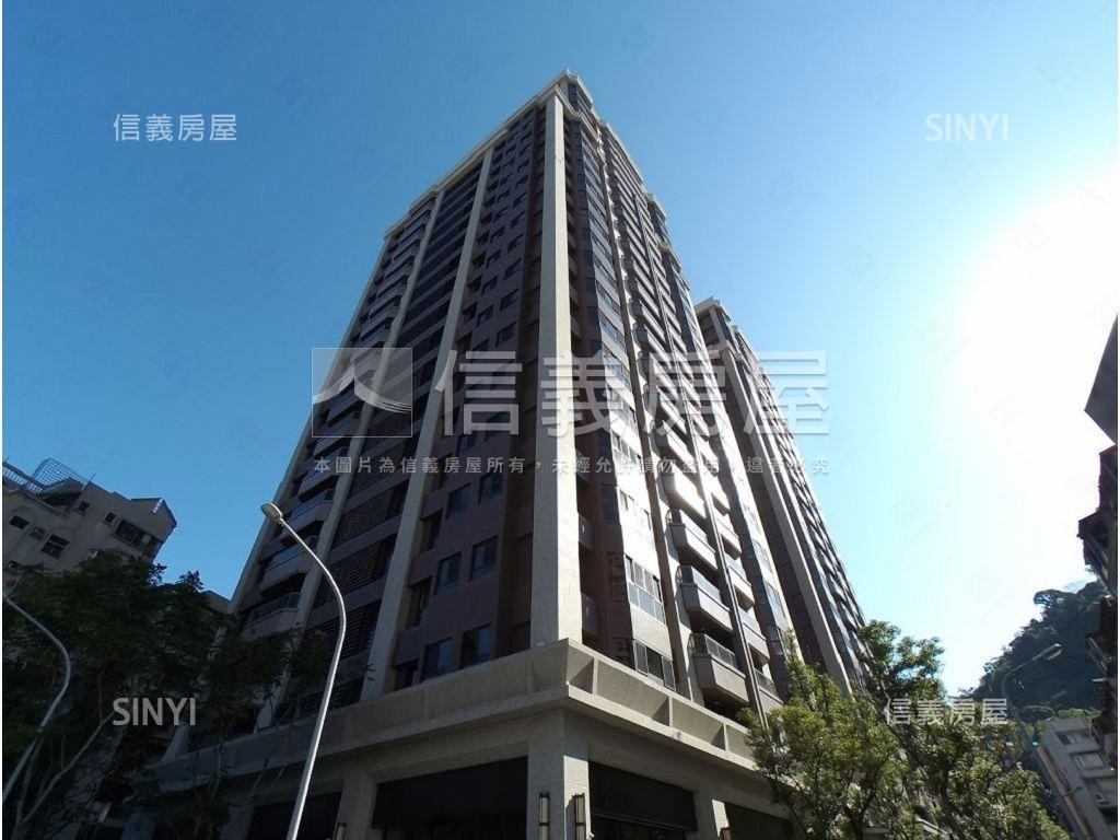 國泰精緻四房雙車位房屋室內格局與周邊環境